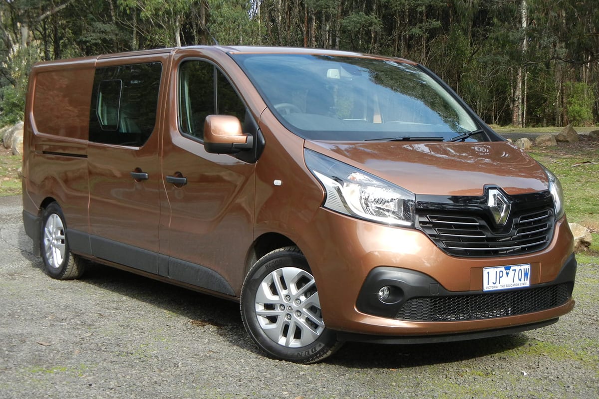Renault Trafic Crew 2017 review CarsGuide